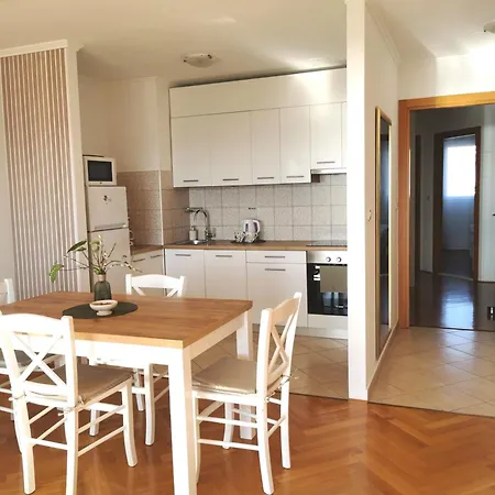 Seaside Oasis Apartman *