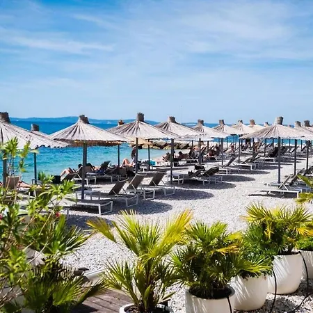 Seaside Oasis * Split